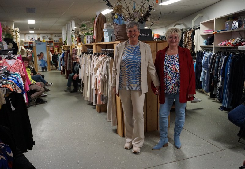 02-04-26 Modeshow 20 jaar Liroja Fashion in Vlagtwedde. Foto: Anneke Orsel Onstwedde.info