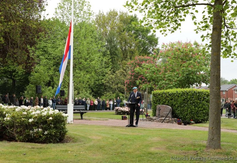 05-05-26 Dodenherdenking op de Lougbrink. Foto: Jolanda Freitag Onstwedde.info