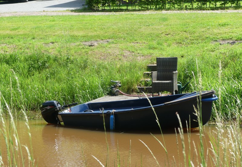 25-05-26 En dan spelevaren in het Mussel A.a.kanaal. Foto: Magdalena