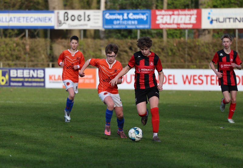 04-04-26 Onstwedder Boys 15 - Ter Apel 15. Foto: Freek Moorlag Onstwedde.info