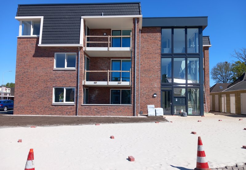 02-05-26 Bij de Kroonstee zijn parkeervakken aangelegd. Foto: Onstwedde.info