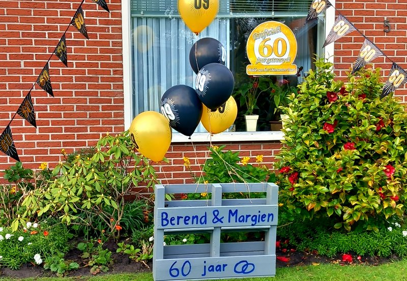 13-05-26 Aan de Karskenslaan een Diamanten Jubileum. Foto: Onstwedde.info