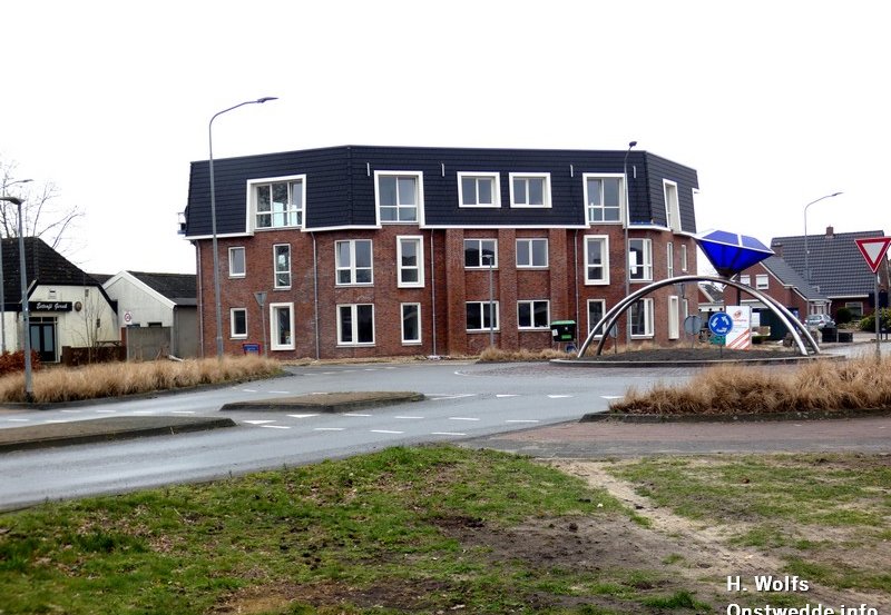 18-03-26 De Kroonstee bij de rotonde zijn spullen opgeruimd en geeft een mooier beeld. Foto: H. Wolfs Onstwedde .info