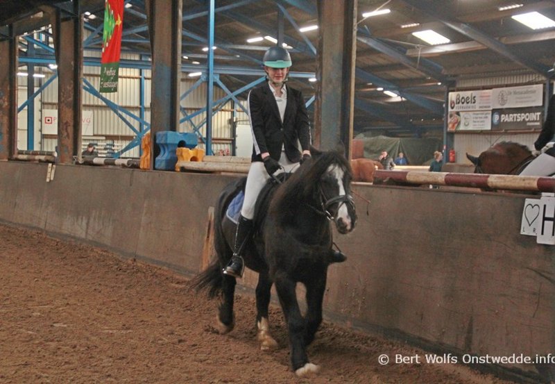 22-11-25 Onderlinge wedstrijden in manege De Driesporen. Foto: Bert Wolfs Onstwedde.info