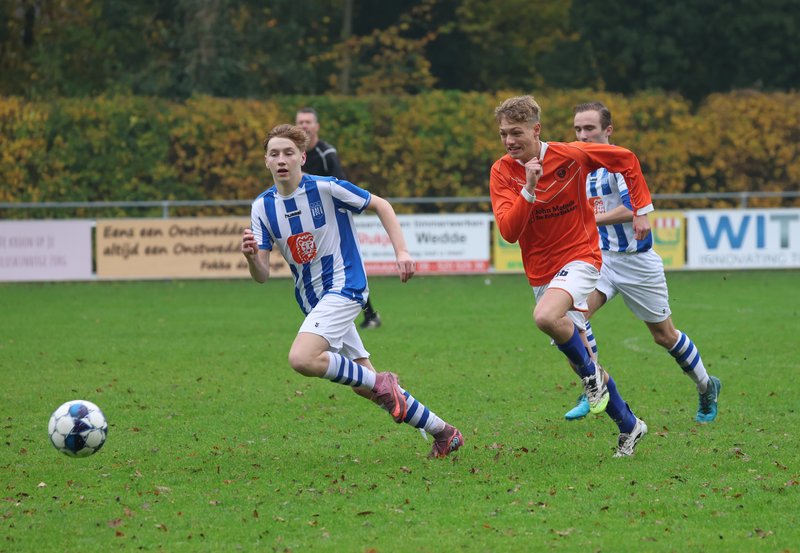 11-11-25 Onstwedder Boys 1 JO19 - Raptim 1 JO19. Foto: Freek Moorlag Onstwedde.info