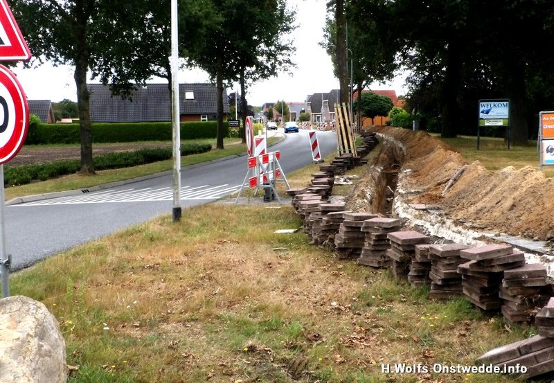 19-08-26 Het fietspad aan de Luringstraat onbruikbaar. Foto: H. Wolfs Onstwedde.info