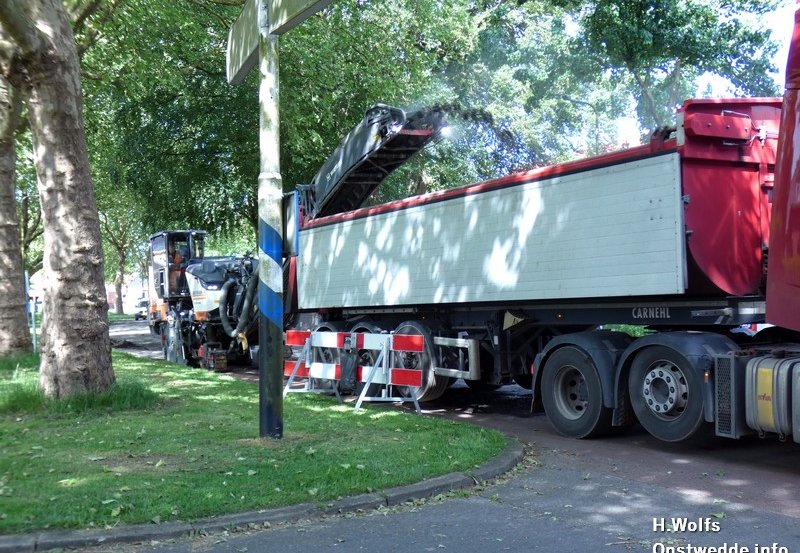 29-05-26 Wegwerkzaamheden op de Brink. Foto: H. Wolfs Onstwedde.info