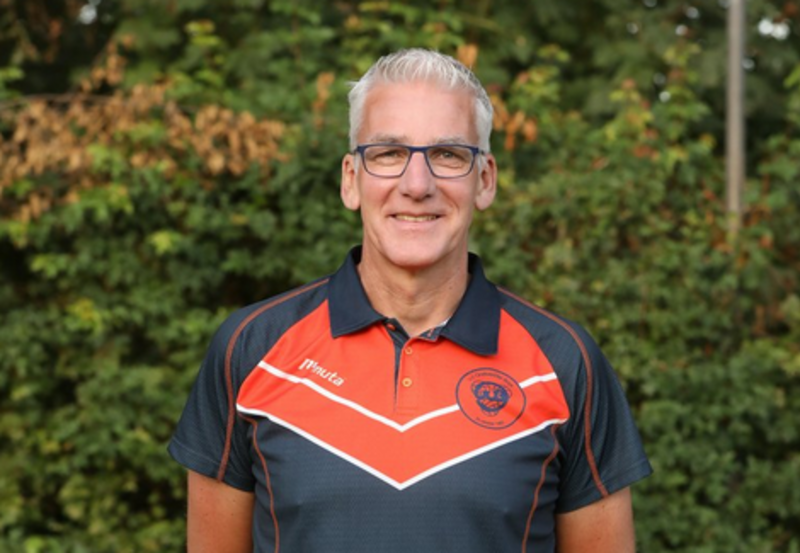 26-11-25 Harold Molanus stopt aan het eind van dit seizoen als hoofdtrainer van Onstwedder Boys.