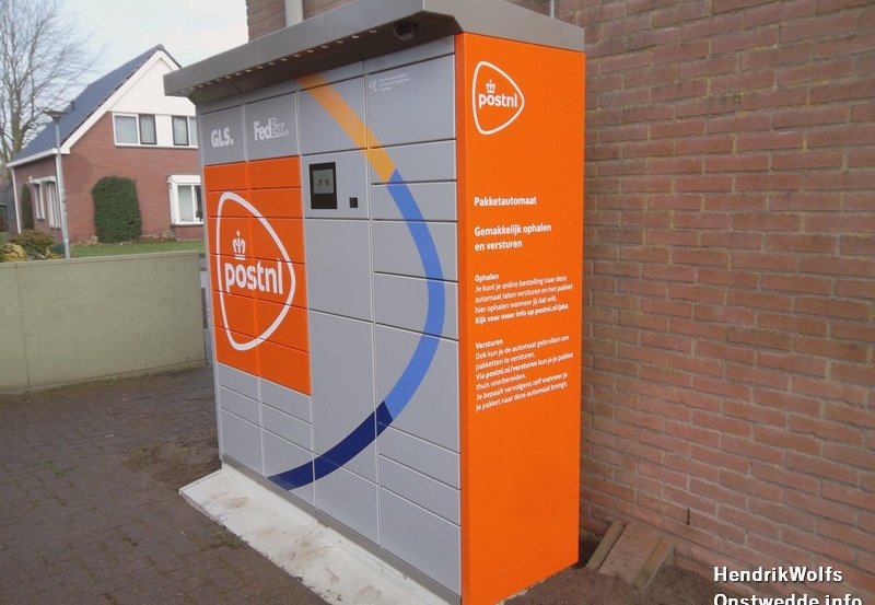 25-02-26 Een nieuwe pakketautomaat van Post.NL bij Poiesz. Foto: H. Wolfs Onstwedde.info