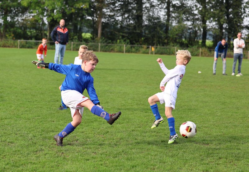03-10-26 Onstwedder Boys jo8 - ASVB jo8. Foto: Freek Moorlag Onstwedde.info