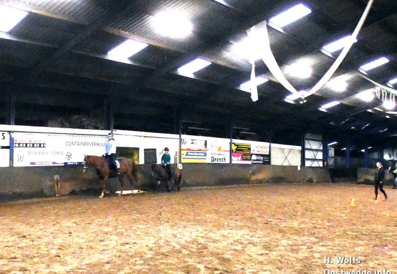 13-11-25 Lessen in de manege. Foto: H. Wolfs Onstwedde.info