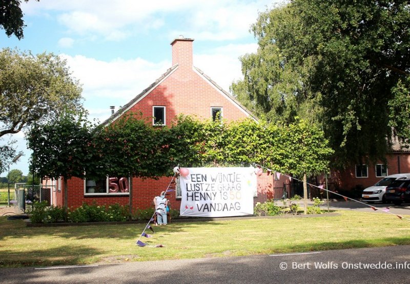 05-08-26 Een 50 jarige aan de Barkhoornweg. Foto: Bert Wolfs Onstwedde.info